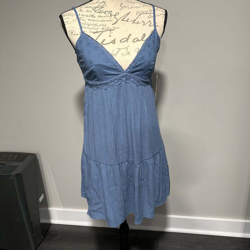 NWT No Boundaries Woven Eyelet Mini Dress, V-Neck, Crochet Trim, Sleeveless